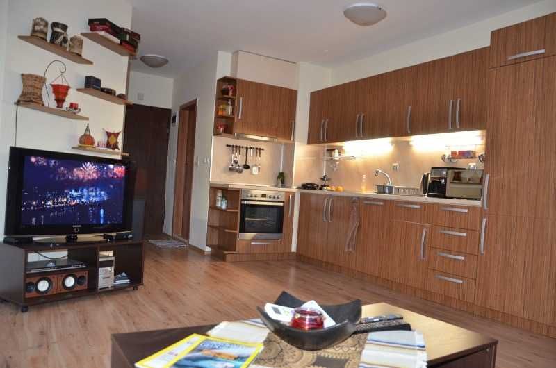 Дава се под наем Двустаен апартамент в София, Център - 60 кв.м за 648.21 € - Снимка #2