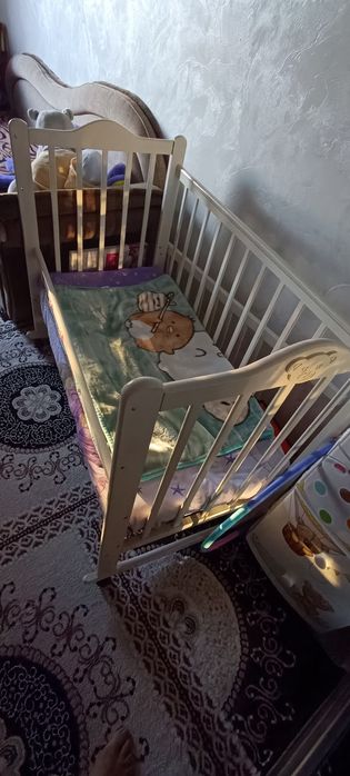 Детская кровать -манеж