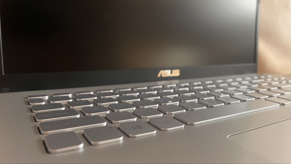 ASUS M509DA / Ryzen 5 / 256GB SSD / 8GB RAM / Vega 8 / Windows 11 Pro