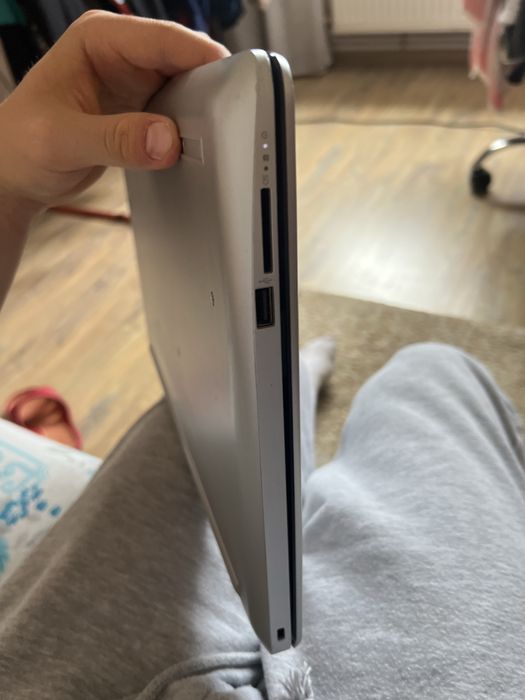 Vand Laptop HP   Predare Personala