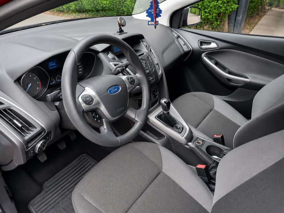 FORD Focus 2011 — imagine 4
