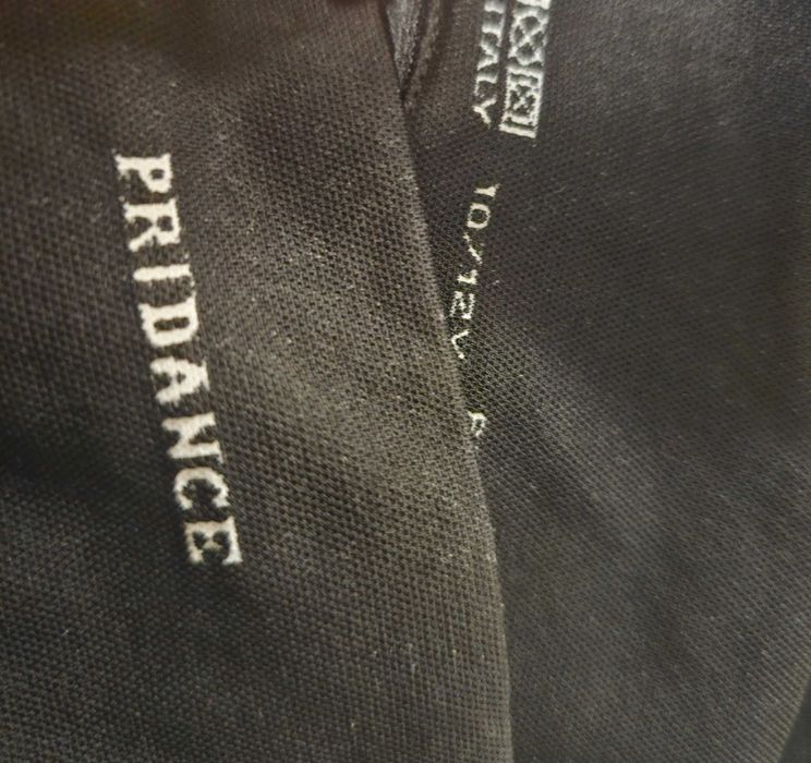 Подарява детски дрешки за момиче 9-12г и 2 нови чантички