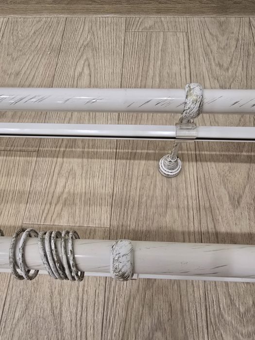 Продам карнизы металлические,настенные
