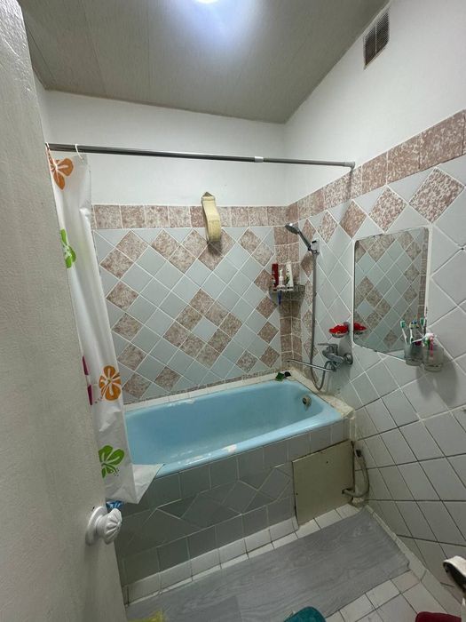 Куйлюк 2 массив, 2х комнатная 2й этаж. Мирабадский р-н.