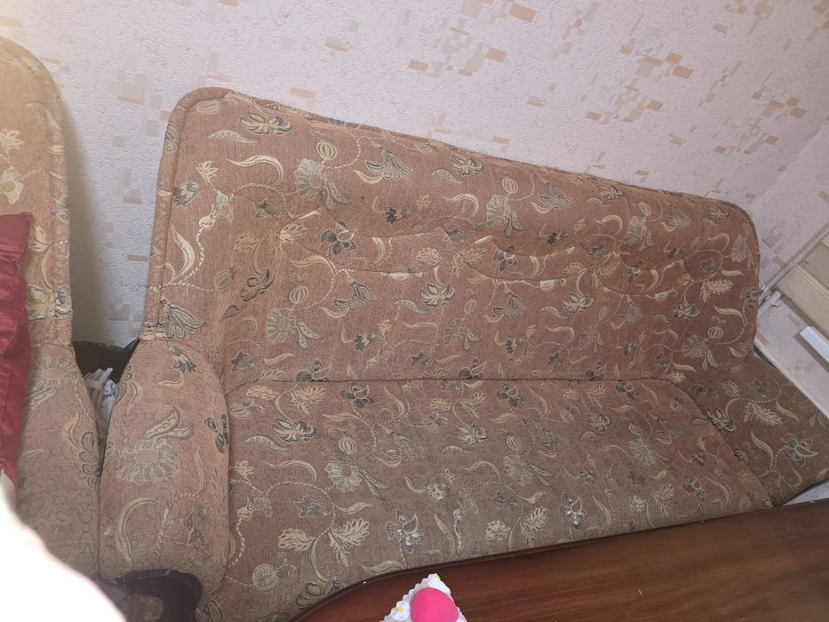 Stol stul divan 2 ta kreslo