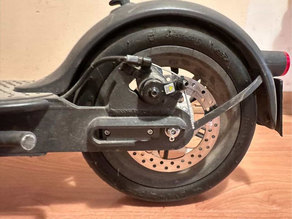 Електрическа тротинетка Xiaomi Mi Electric Scooter 1S