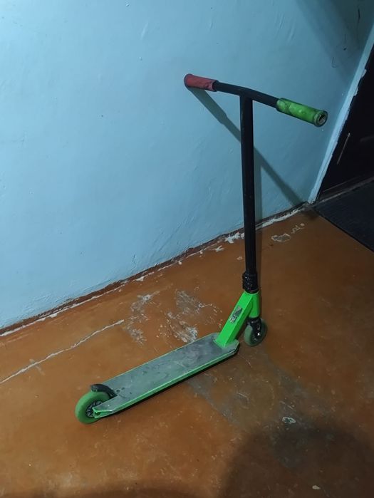 Продам самокаты и запчасти