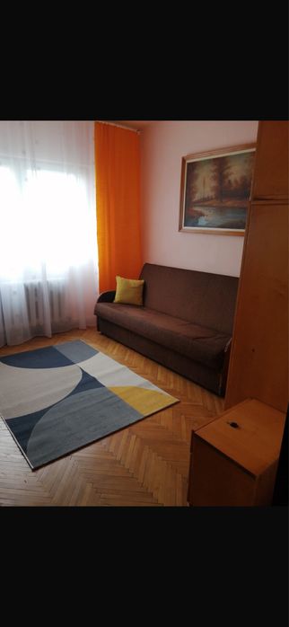 Inchiriez apartament cu 3 camere