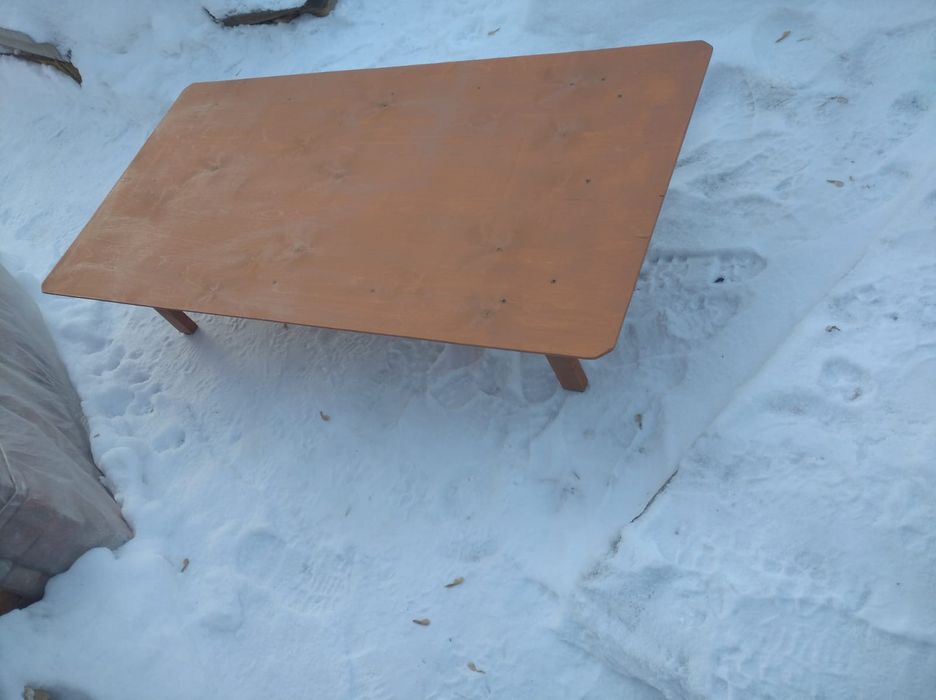 Продам стол деревянный. 10000 тенге.