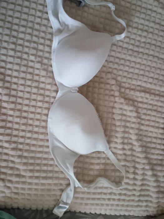 Нощница за кърмачки чисто нова и подарък нов сутиен за кърмене