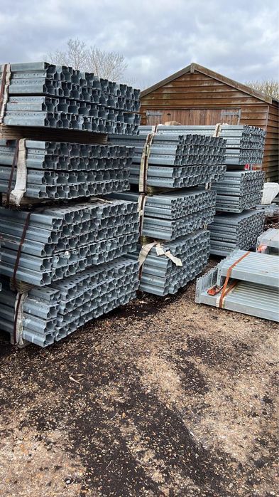 Rafturi metalice portapalet zincate