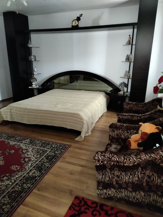 Casa de vinzare cu tot cu mobila