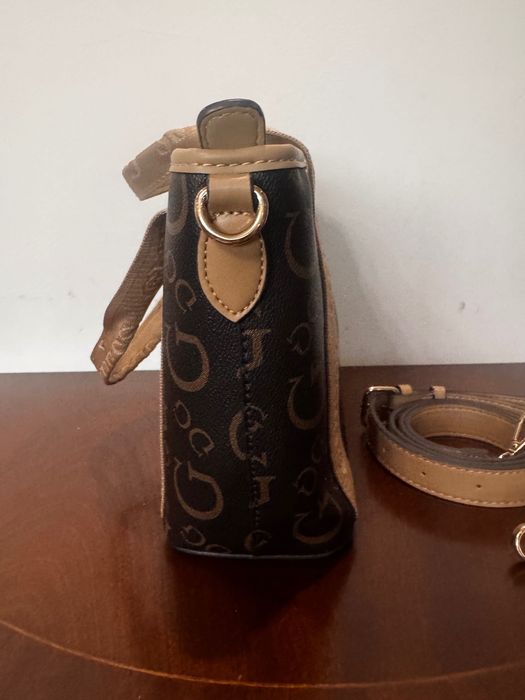 Guess small Tote bag естествена кожа