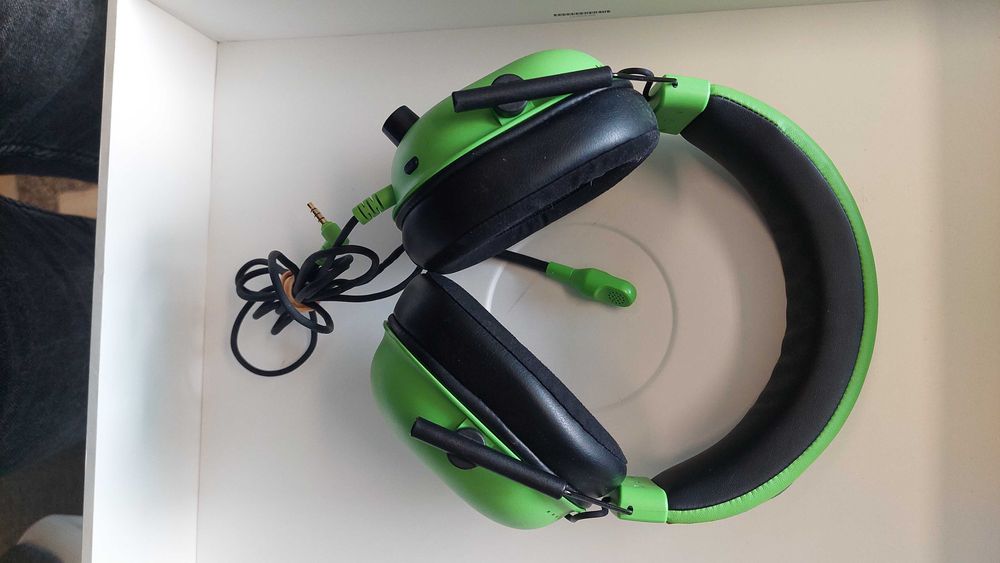 ЖИЧНИ слушалки RAZER