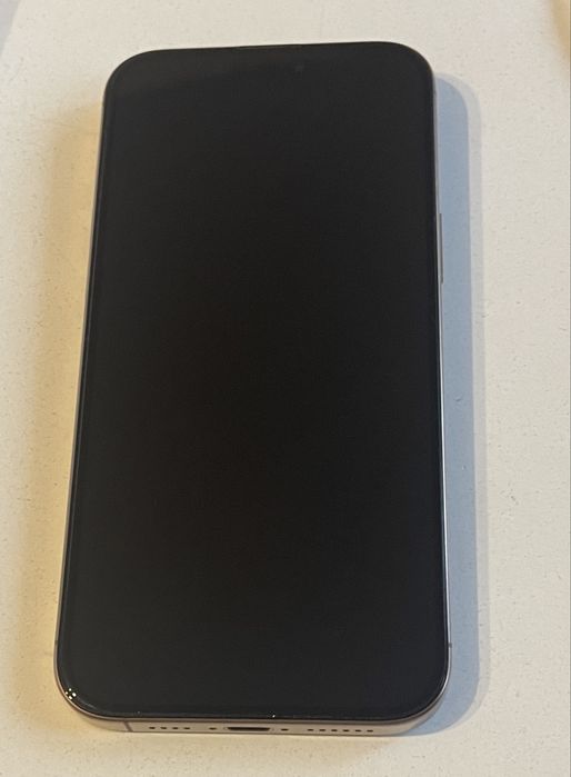 Iphone 16 pro max 256 g//baterie 100%