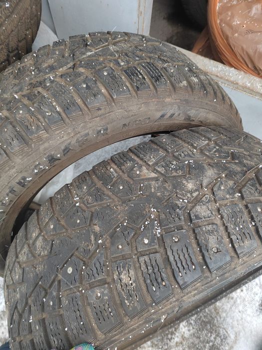 Продам пару зимних шин