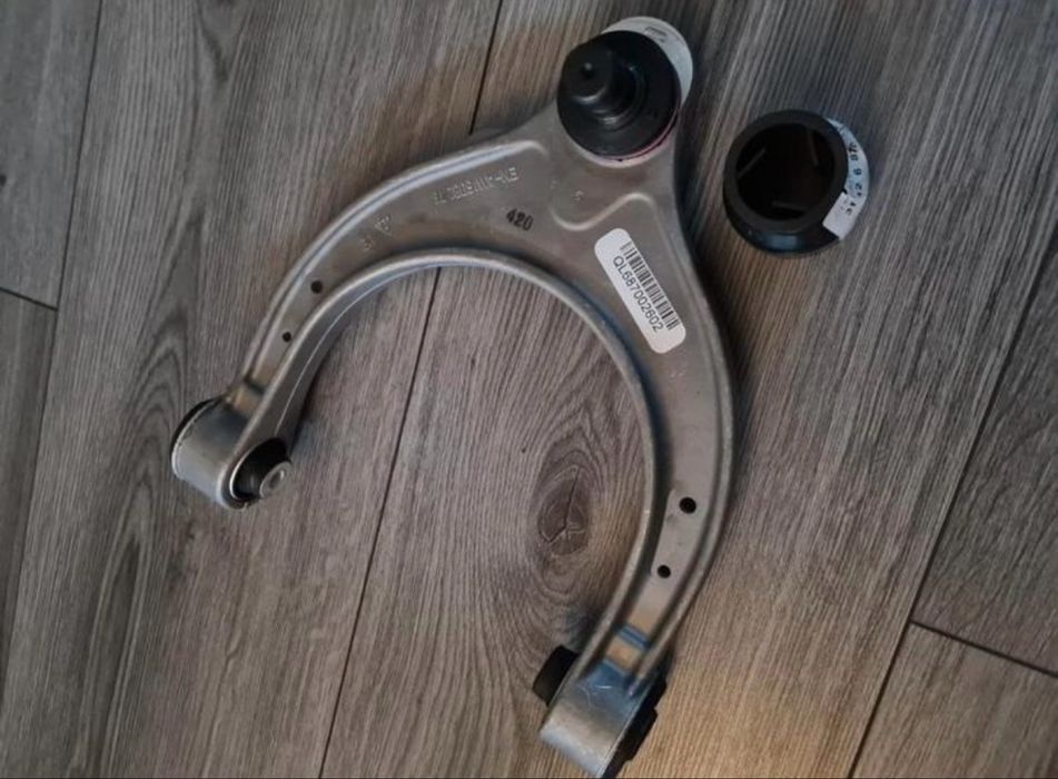 Бмв г30 носач нов оригинален