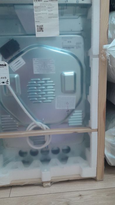 Продам электро плиту ханса