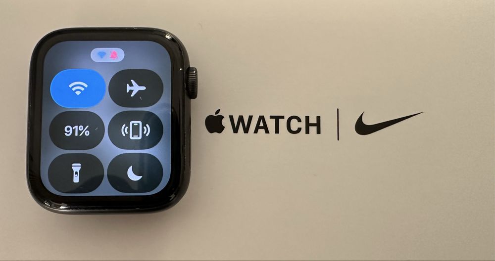 iWatch seria 6, 44 mm, bateria 100%