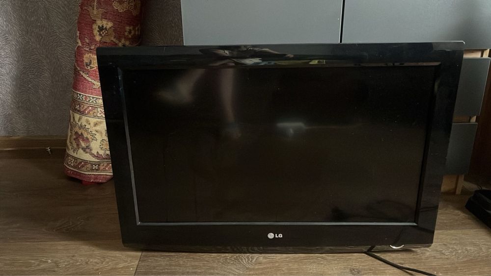 Продам телевизор LG