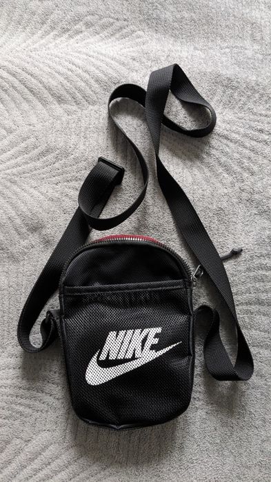 Сумка барсетка фирмы NIKE оригинал