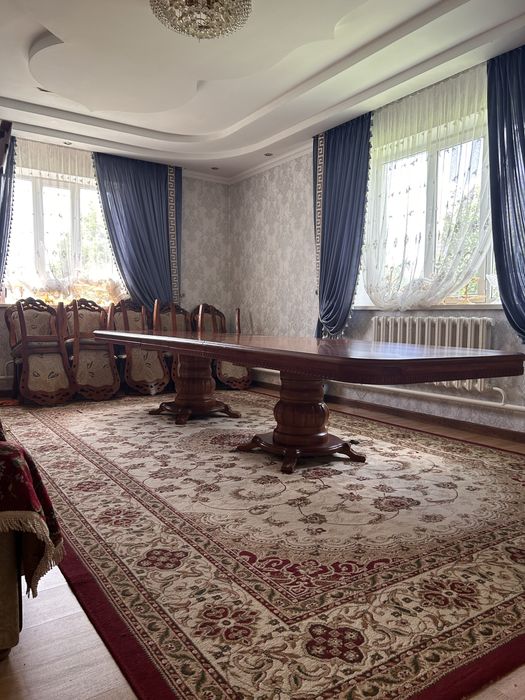 Стол и стулья в комплекте Малайзия