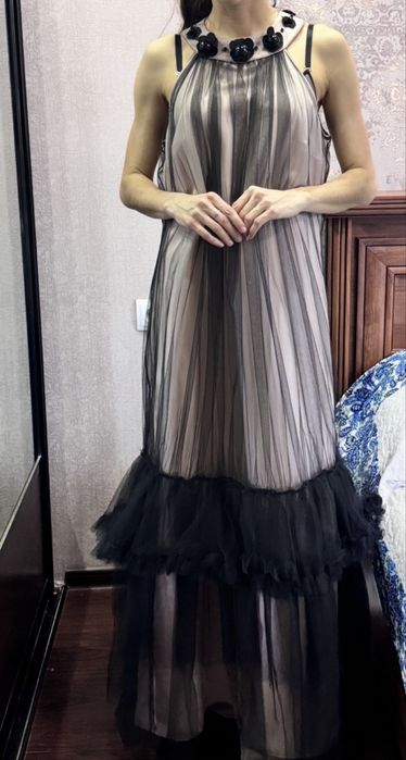 Вечернее длинное платье Gizia