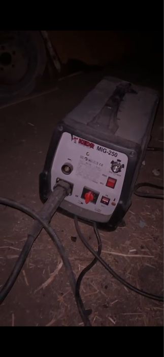 Сварка в продаже есть каробка !