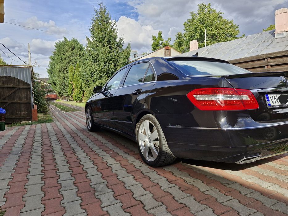 MERCEDES-BENZ E-Class 2011 — imagine 3