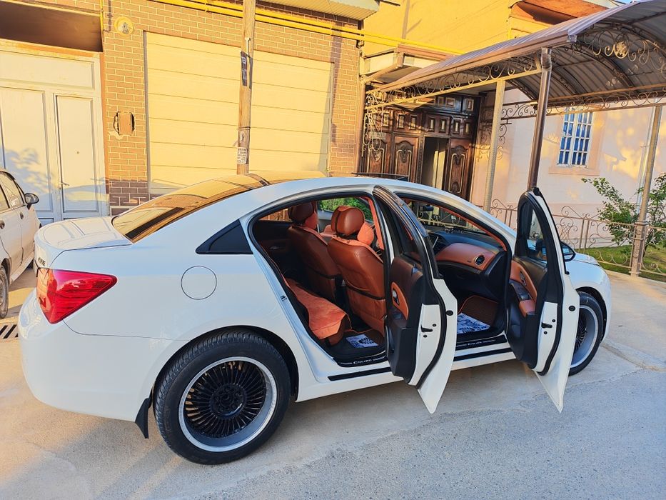 Продам Chevrolet Cruze 1.8L Ideal sostoyanie