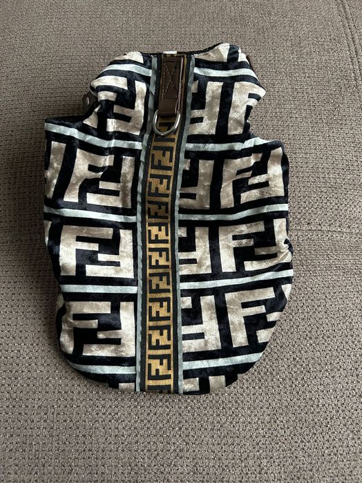 нагръдник/дрешка за куче