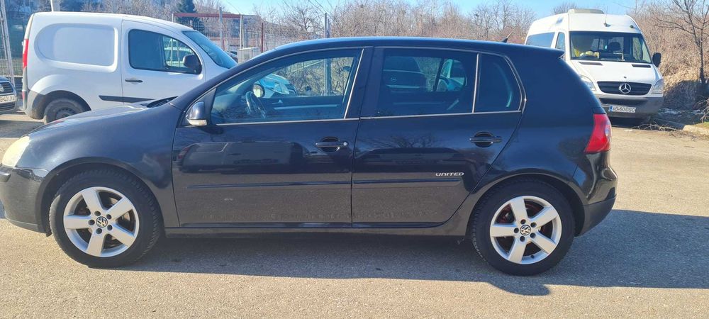 Wolkswagen Golf V 1.6 MPI-105 CP