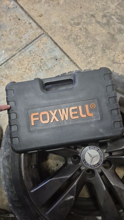 FoxWell battery analyzer