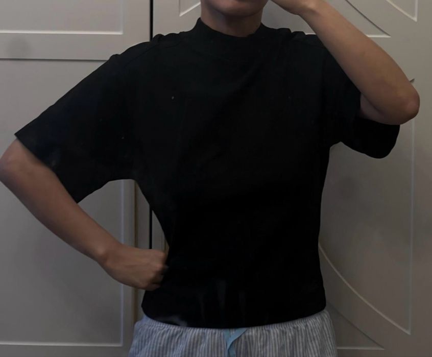 Топ Cos из плотного хлопка