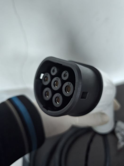 Зарядна станция за електромобил EVCharging Atlas.