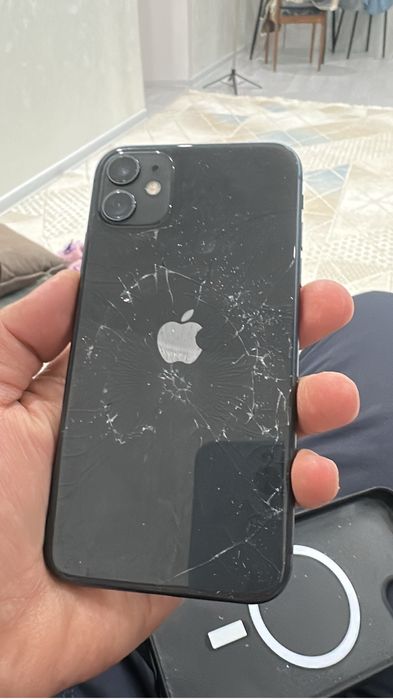 Продам Iphone 11