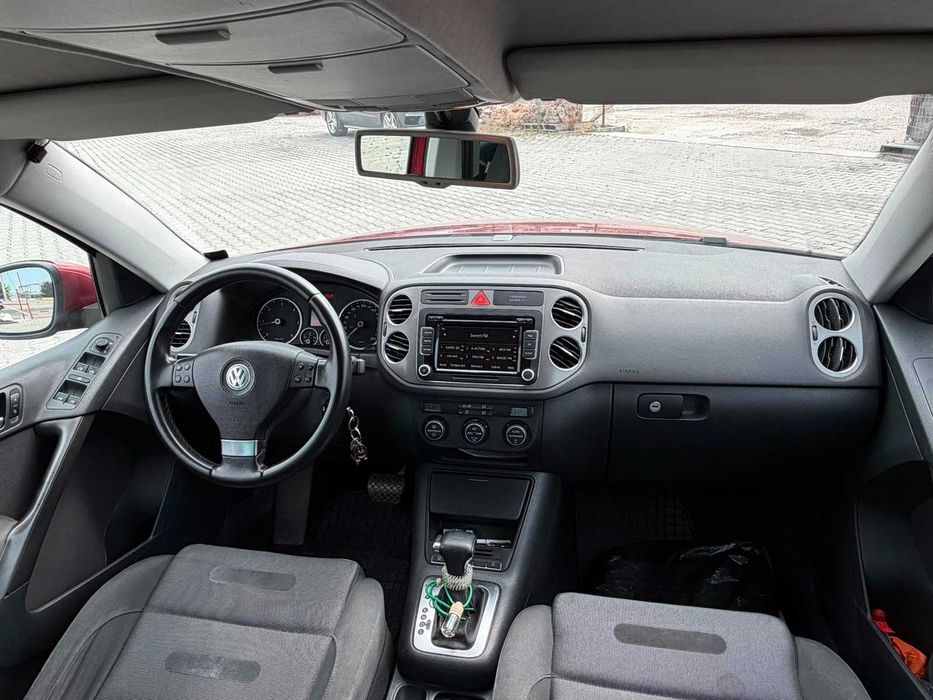 Volkswagen Tiguan / 4x4 / Automat / Navigatie / Proprietar