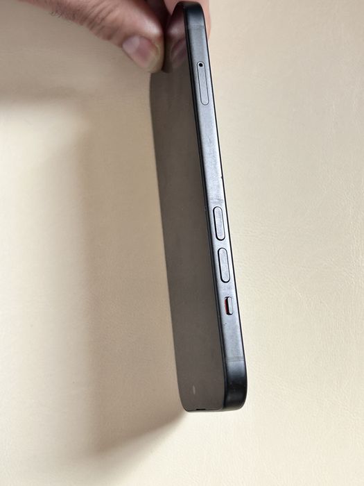 Curier 5 ron. iphone 15 pro ca nou bateria 96% folie si husa