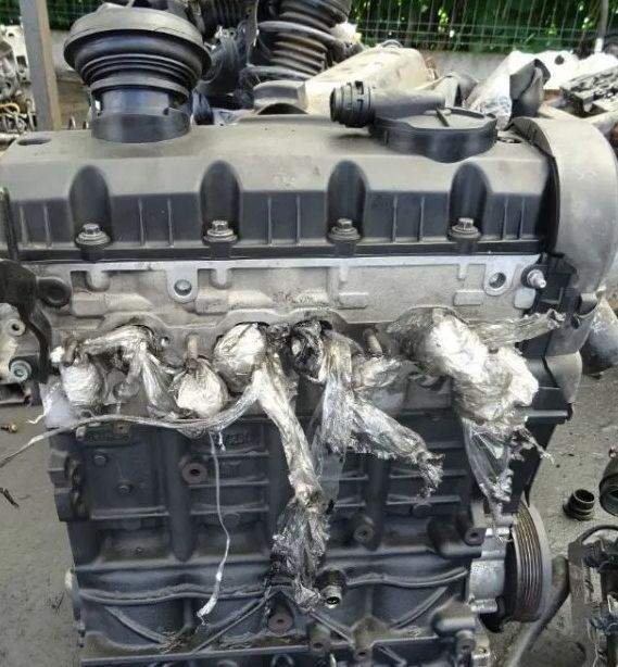 Vand Motor Opel Vivaro 2.0 CDTI M9R din 2006 fara anexe