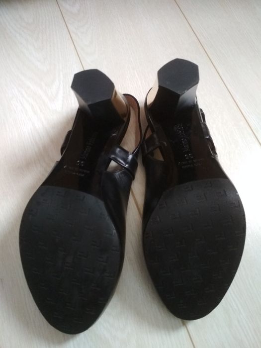 Новые босоножки, брендовые, оригинал