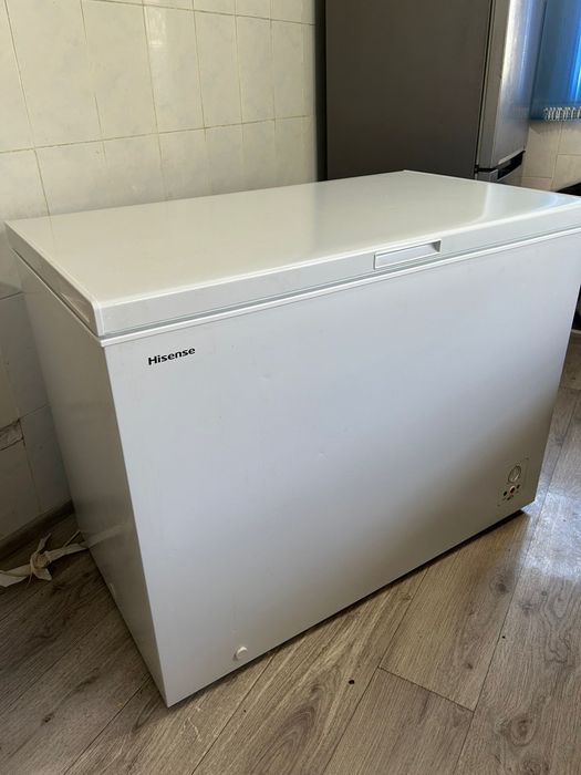 Продаётся морозильник новый Hisense