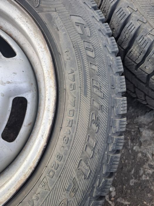 Продам R13 диск с резиной комплект