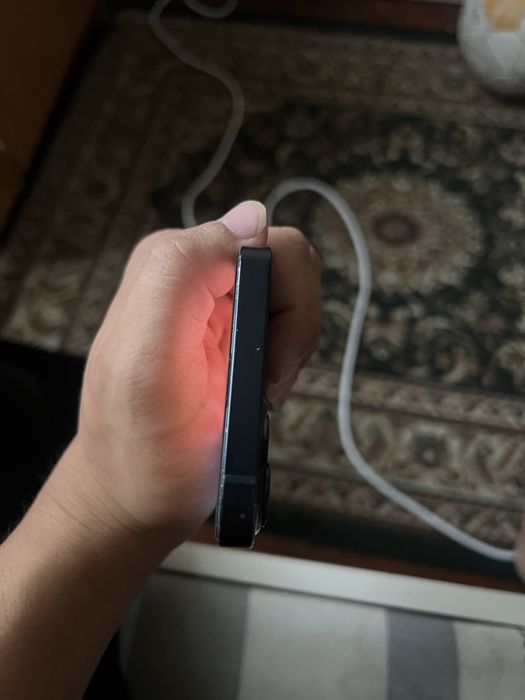 Продам iPhone 13 — 128 ГБ