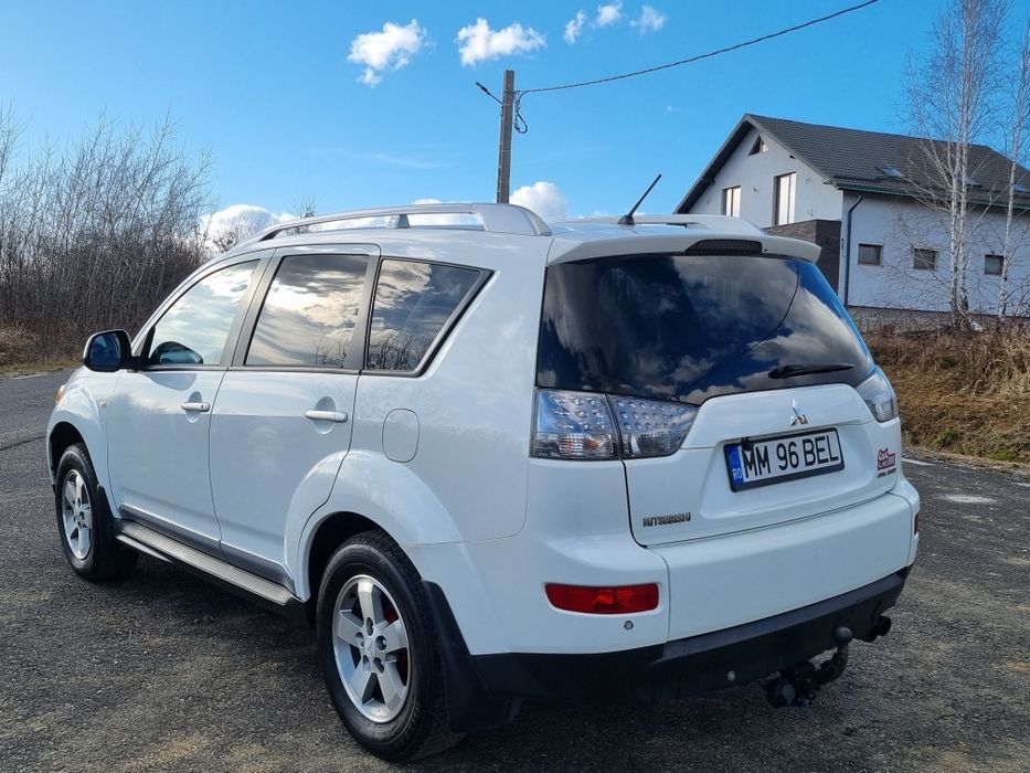 Vand Mitsubishi Outlander motor 2.2 diesel 4x4 la buton an 2009 inmatr