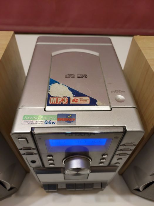 Sistem Sharp XL-MP2H, boxe, funcționează tape și radio. Citiți anunțul