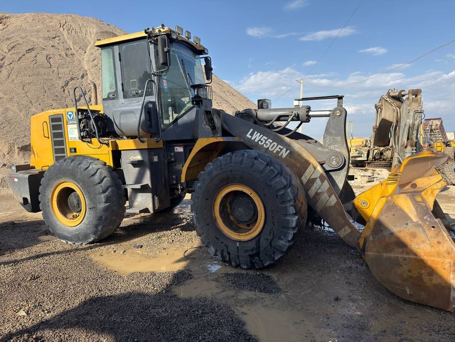 фронтальный погрузчик LW550FN
