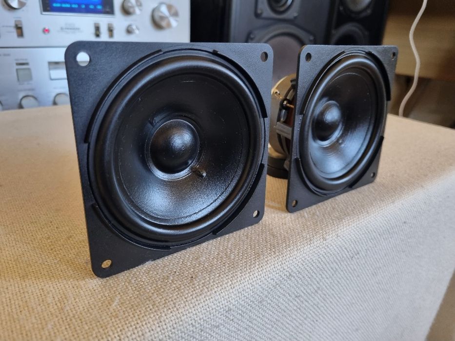 Set Difuzoare Medii Canton. 5 ohms , 40 watts, 11x11 cm  Impecabile