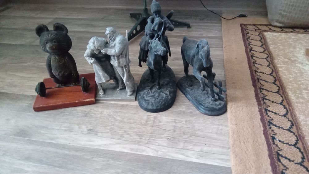 Продам статуэтки