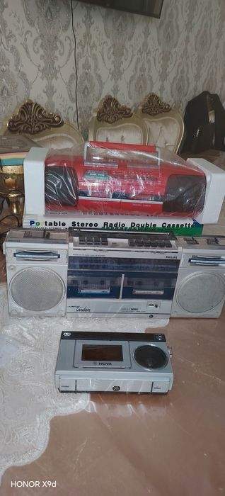 Продаю магнитофон PHILIPS