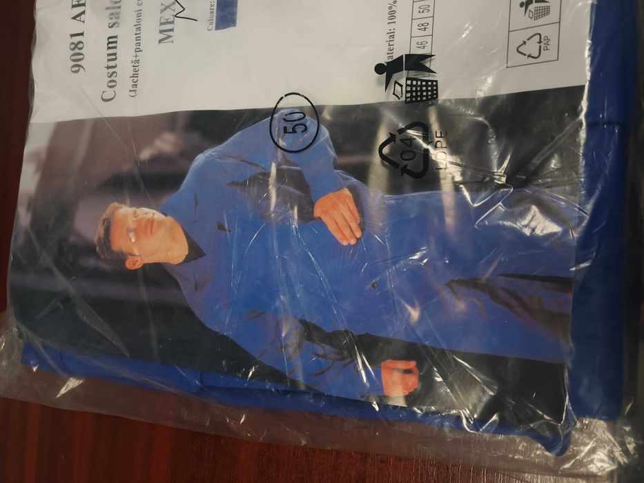 Salopetă de lucru nouă (pantalon cu pieptar și jachetă),marimea 50-60 lei
